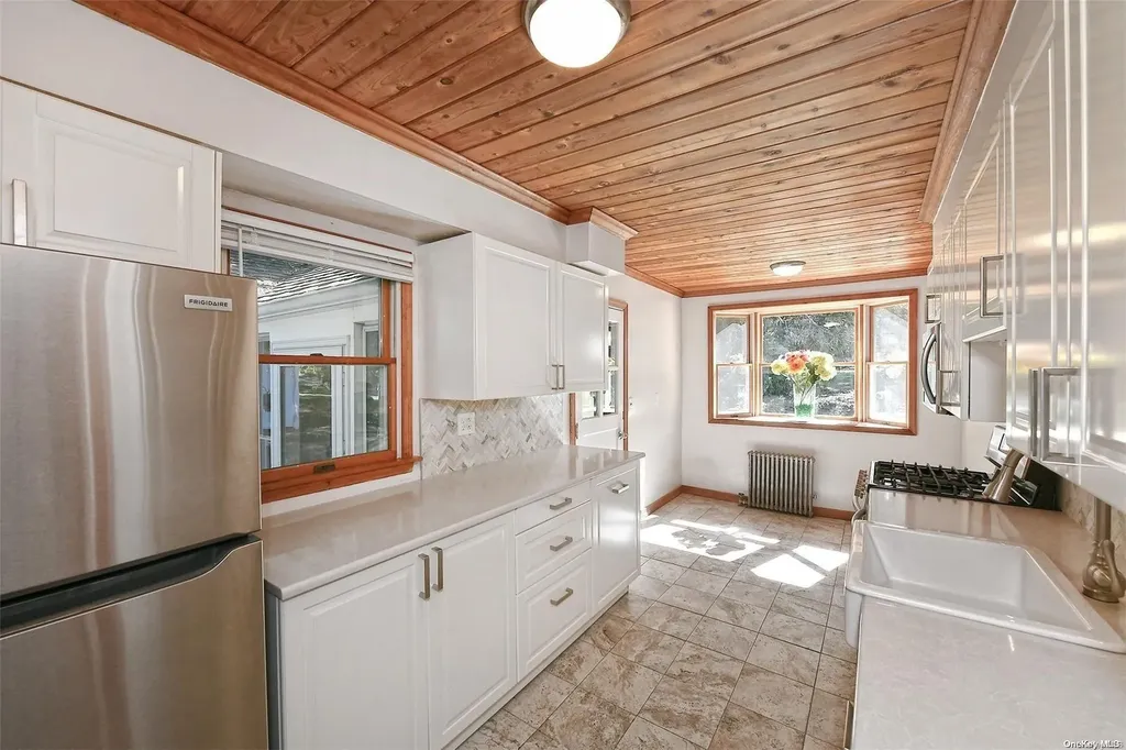 236 Larch Lane Smithtown NY 11787