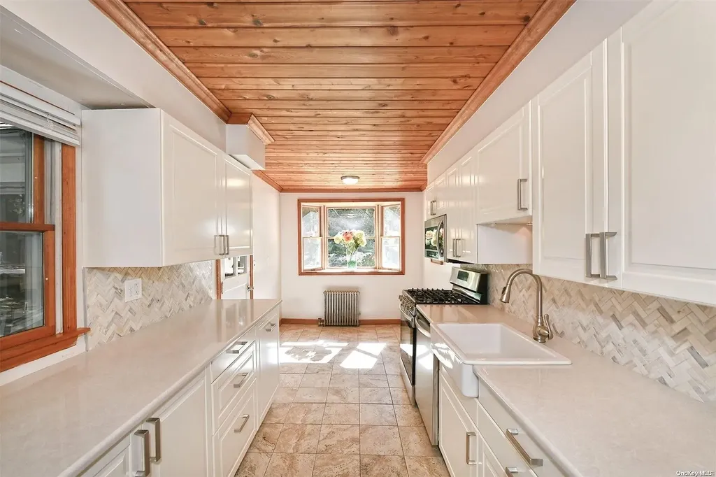 236 Larch Lane Smithtown NY 11787