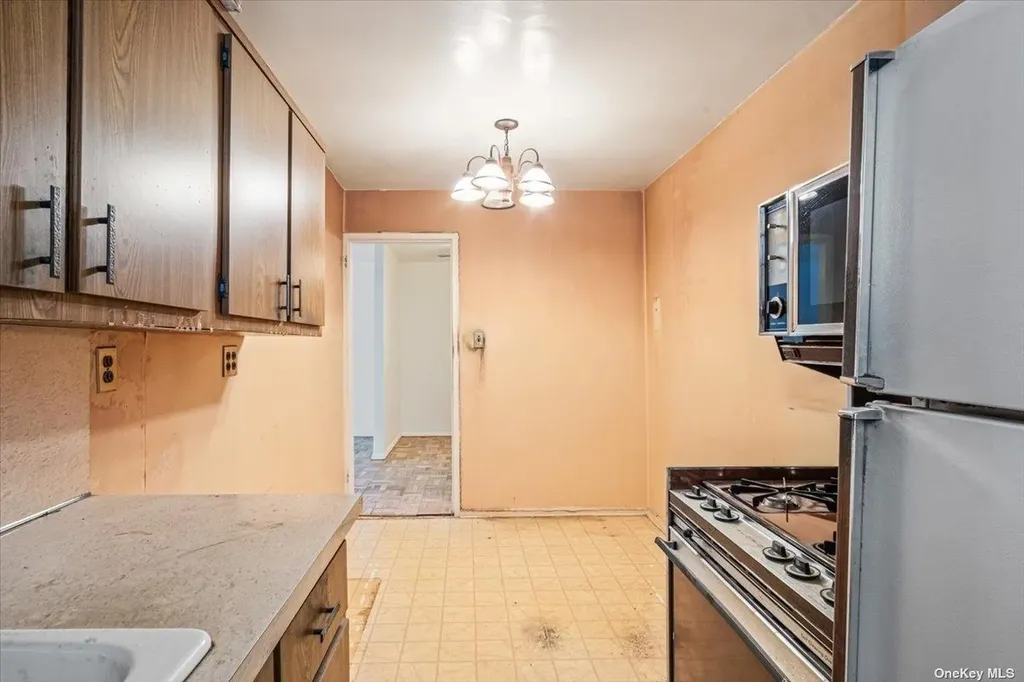 144-60 Gravett Road Flushing NY 11367