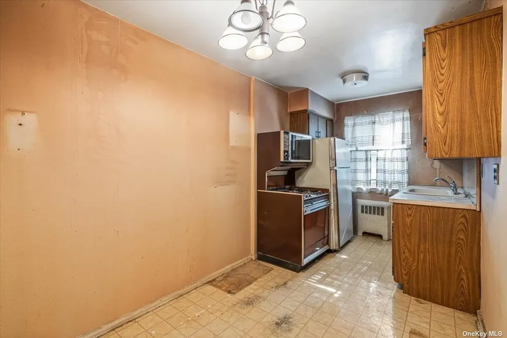 144-60 Gravett Road Flushing NY 11367