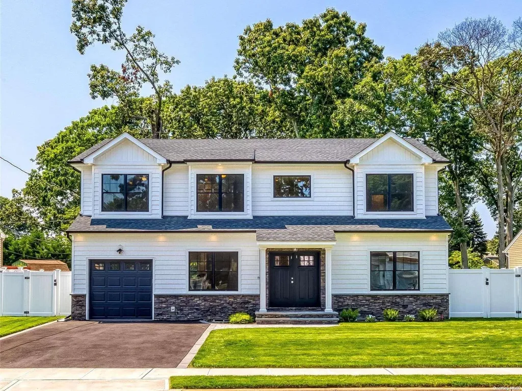 9 Venus Road Syosset NY 11791
