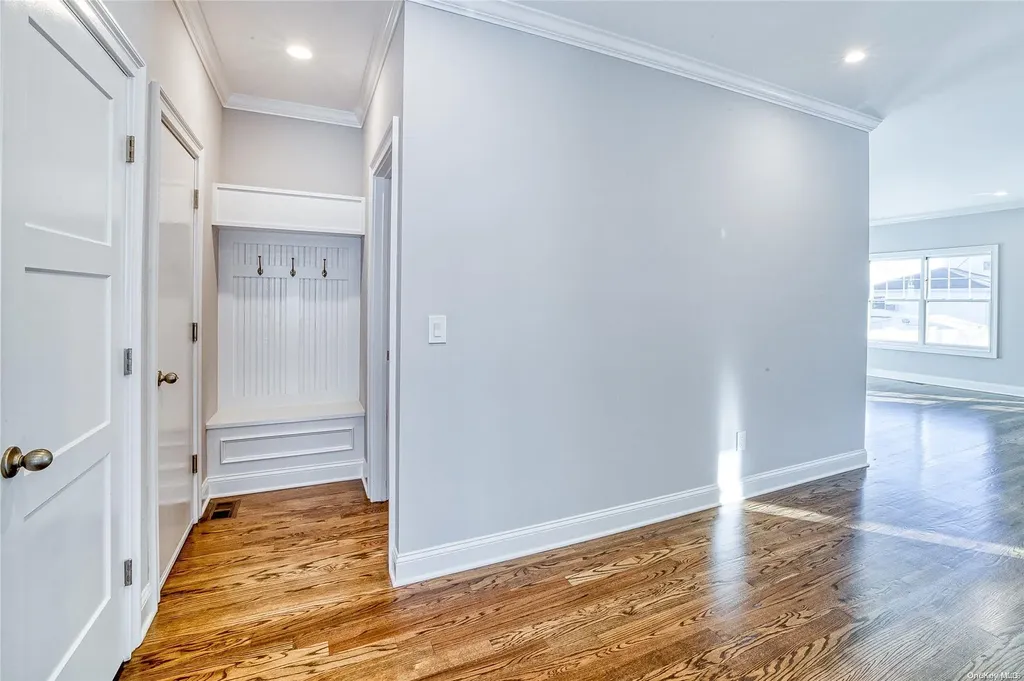 9 Venus Road Syosset NY 11791