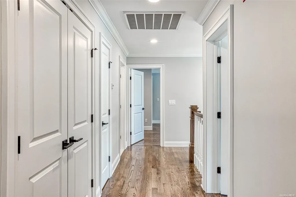 9 Venus Road Syosset NY 11791