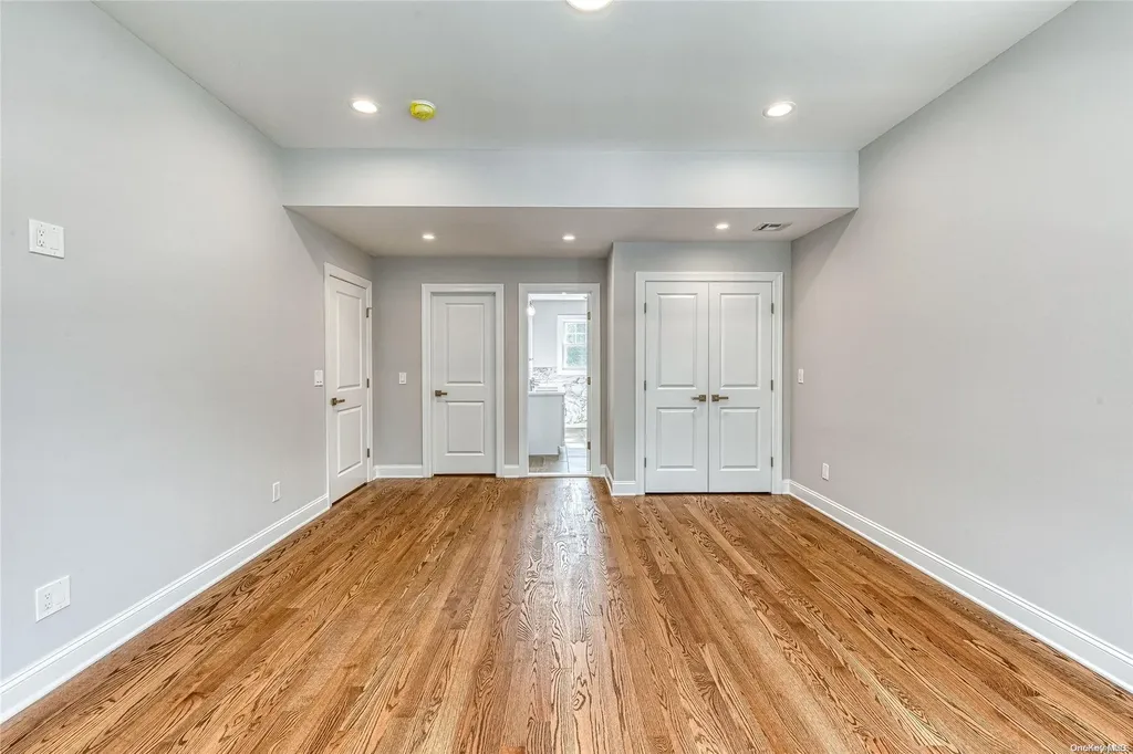 9 Venus Road Syosset NY 11791