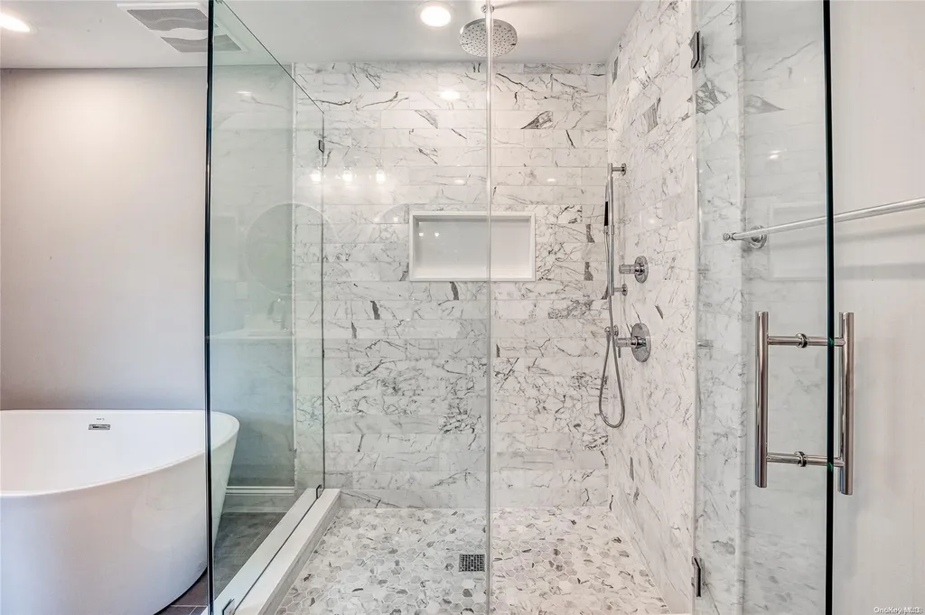 9 Venus Road Syosset NY 11791