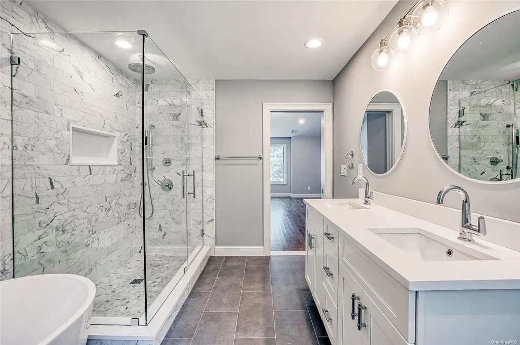 9 Venus Road Syosset NY 11791