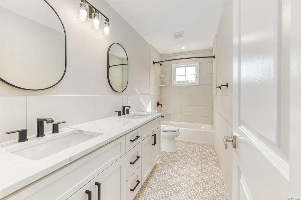 9 Venus Road Syosset NY 11791
