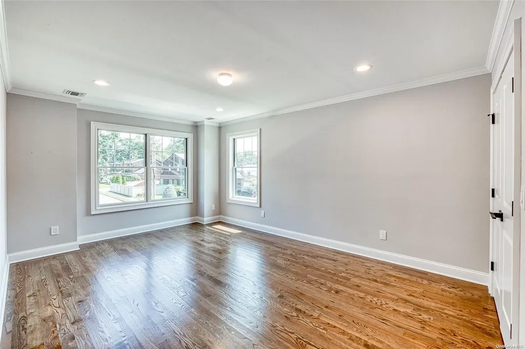 9 Venus Road Syosset NY 11791