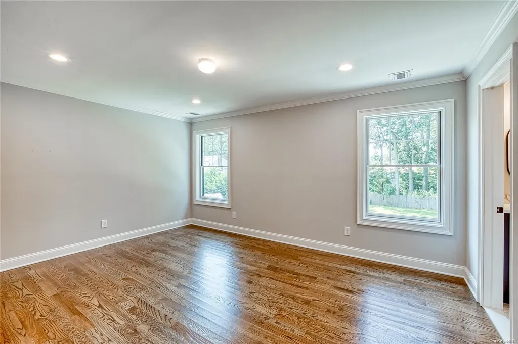 9 Venus Road Syosset NY 11791