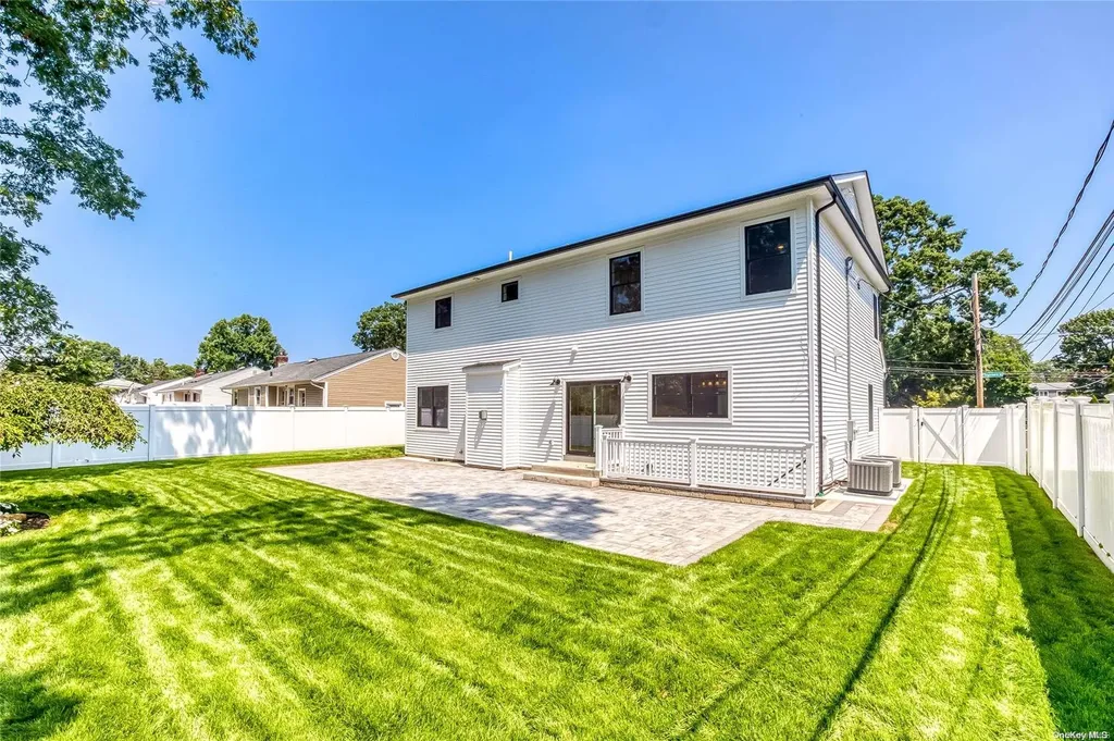 9 Venus Road Syosset NY 11791
