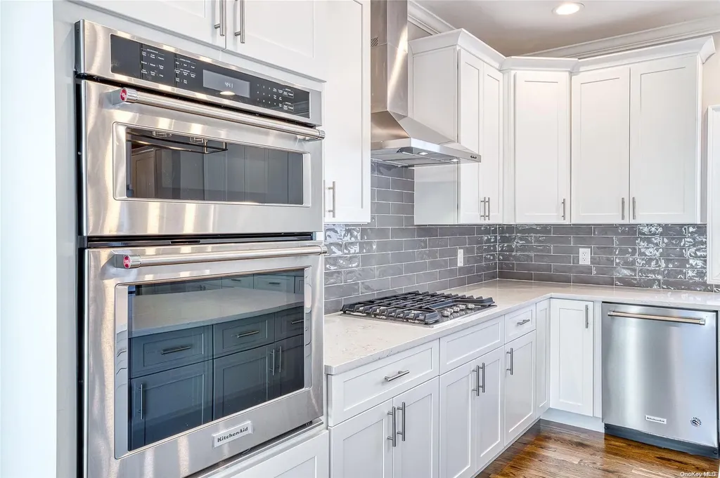 9 Venus Road Syosset NY 11791