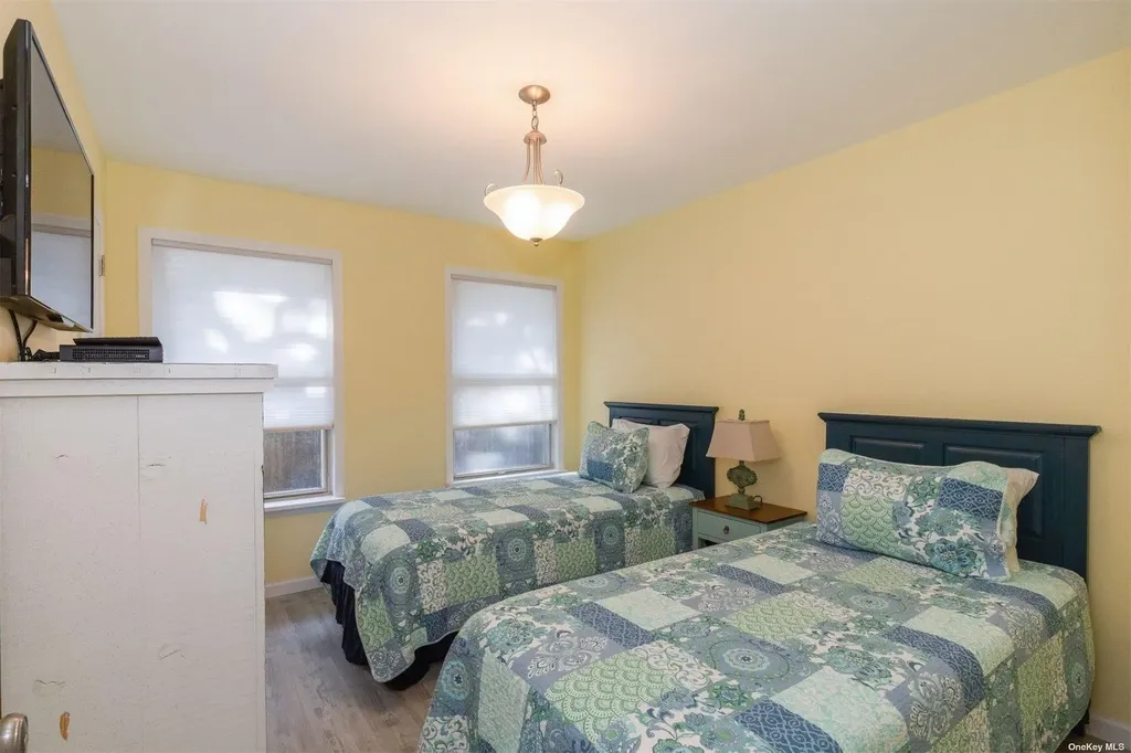 37 Halsey Remsenburg NY 11960