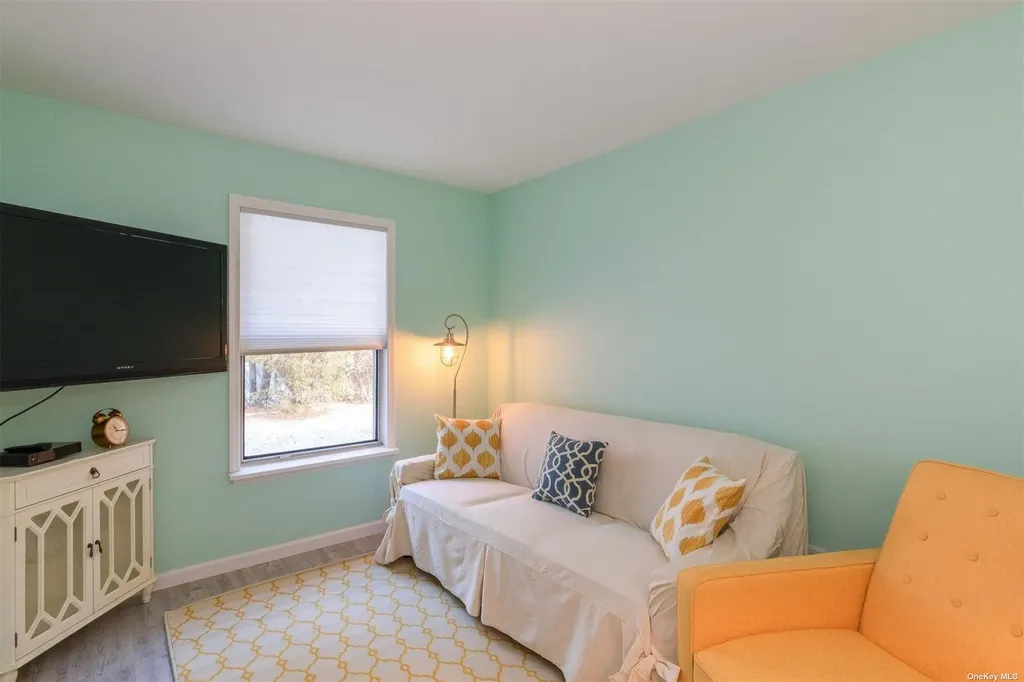 37 Halsey Remsenburg NY 11960