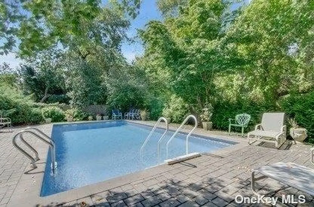 37 Halsey Remsenburg NY 11960