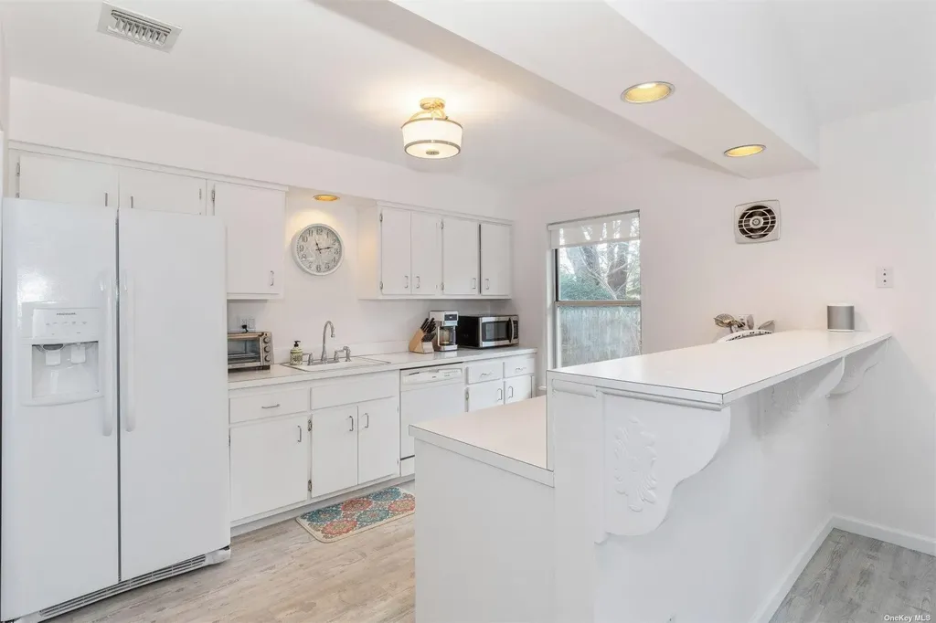 37 Halsey Remsenburg NY 11960