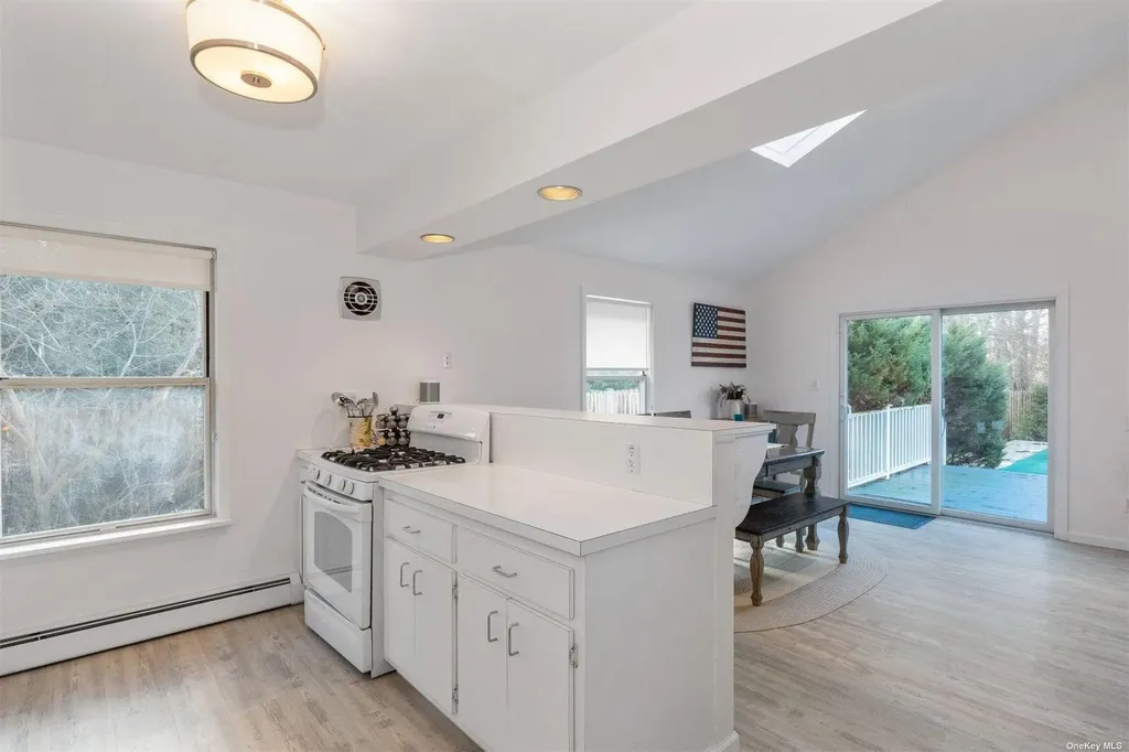 37 Halsey Remsenburg NY 11960