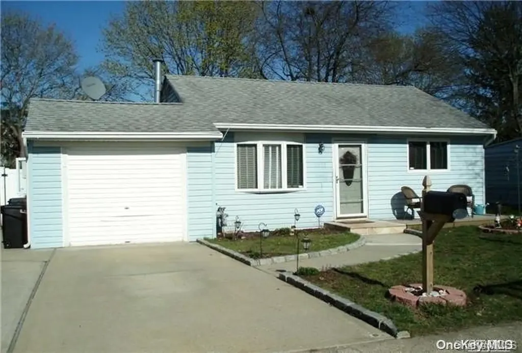 1411 Brooklyn Boulevard Bay Shore NY 11706
