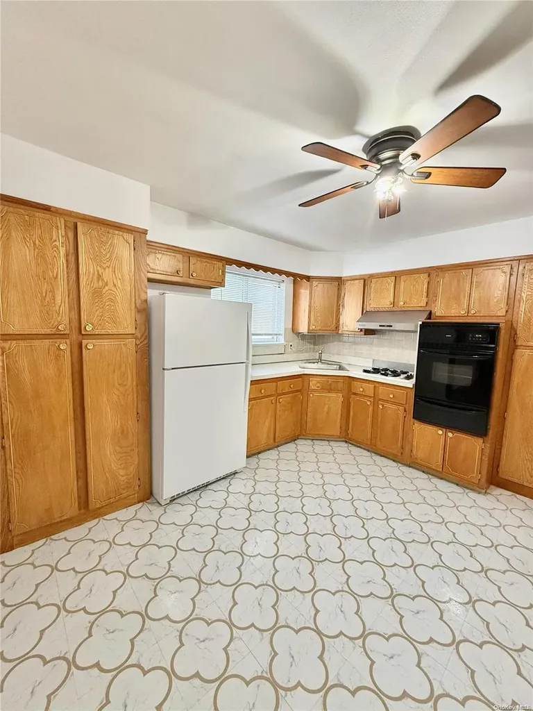 144-32 27th Avenue Flushing NY 11354