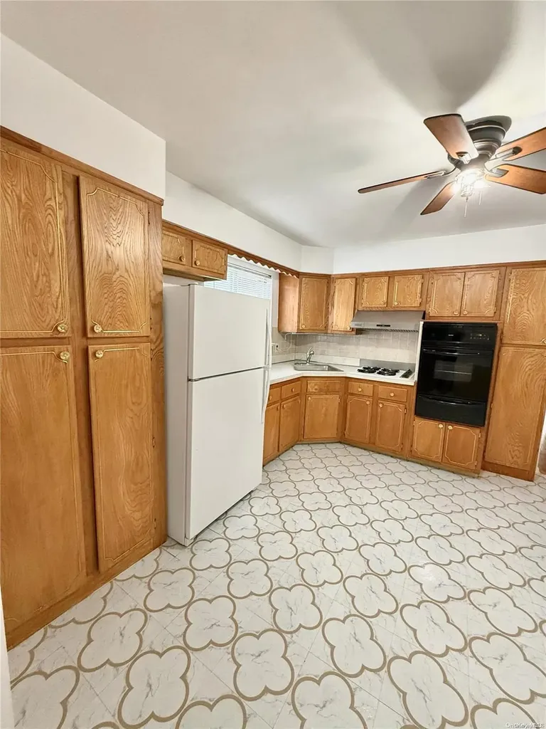 144-32 27th Avenue Flushing NY 11354