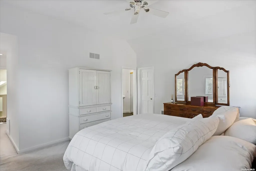 72 Bishops Lane Southampton NY 11968