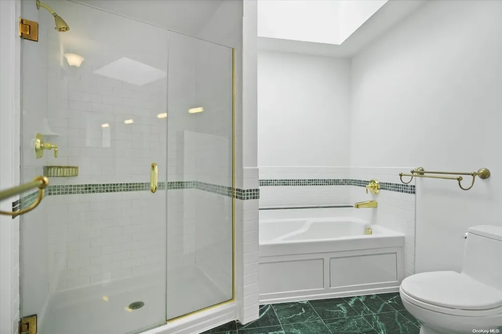 72 Bishops Lane Southampton NY 11968