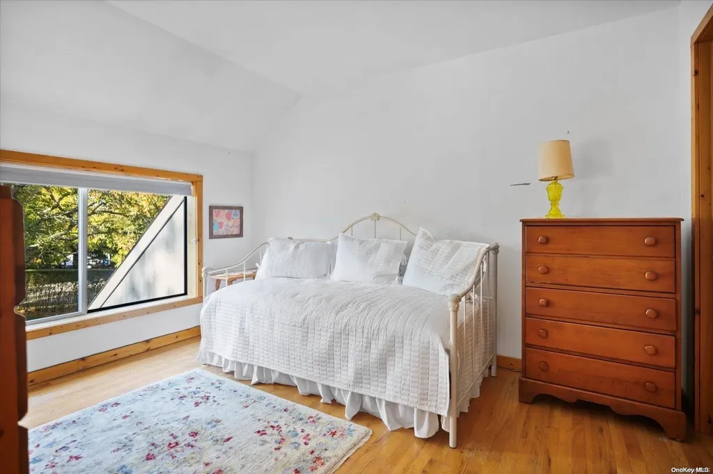 72 Bishops Lane Southampton NY 11968