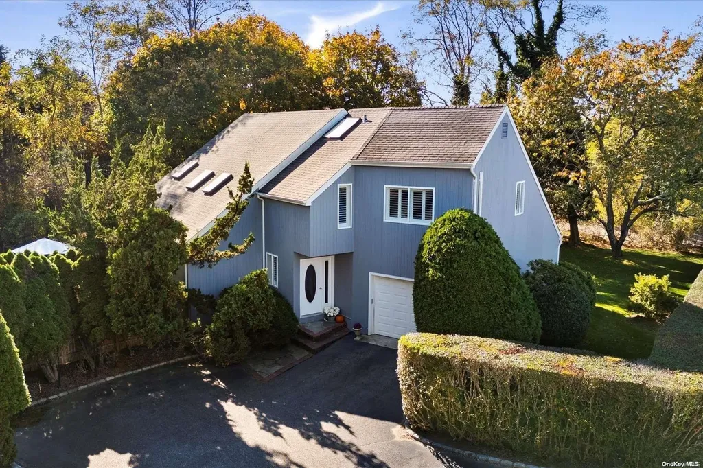 72 Bishops Lane Southampton NY 11968
