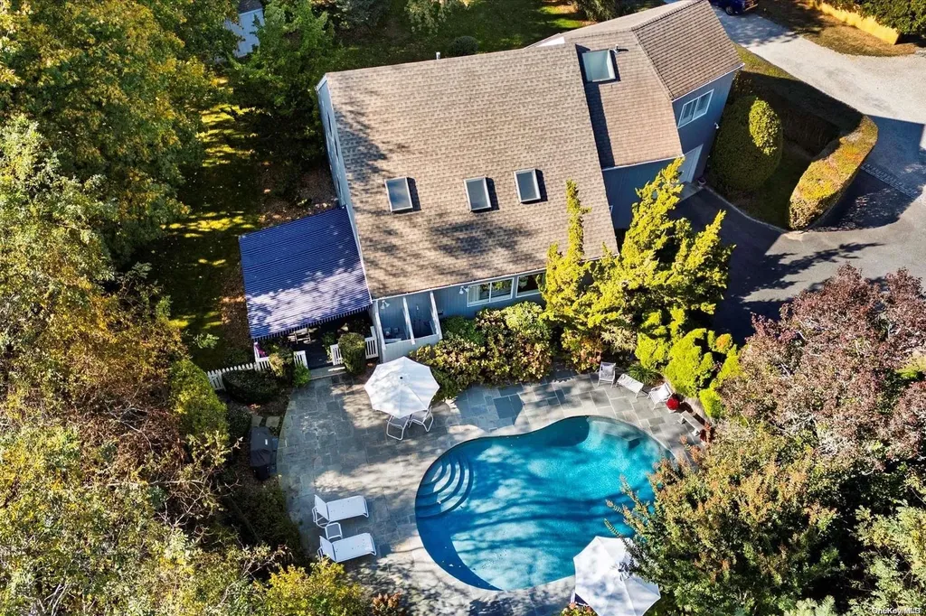 72 Bishops Lane Southampton NY 11968