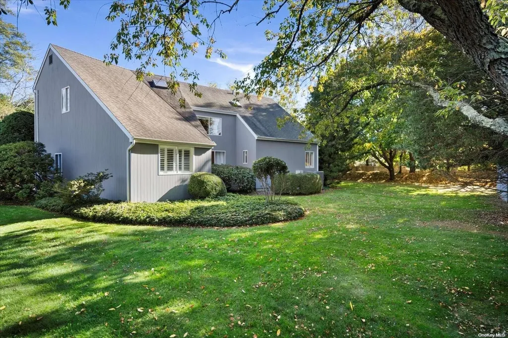 72 Bishops Lane Southampton NY 11968