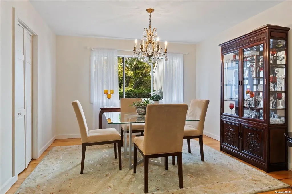 72 Bishops Lane Southampton NY 11968