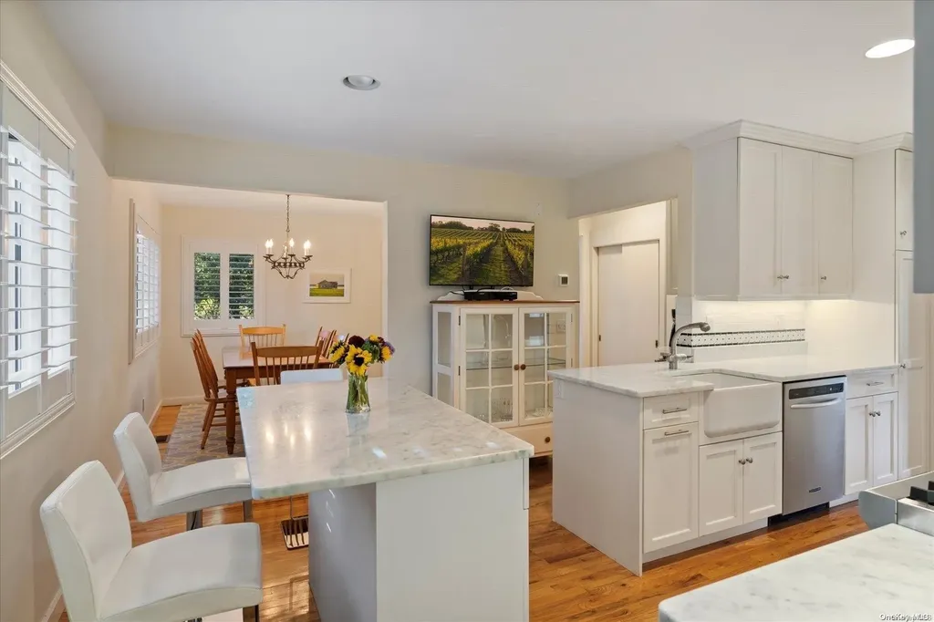 72 Bishops Lane Southampton NY 11968