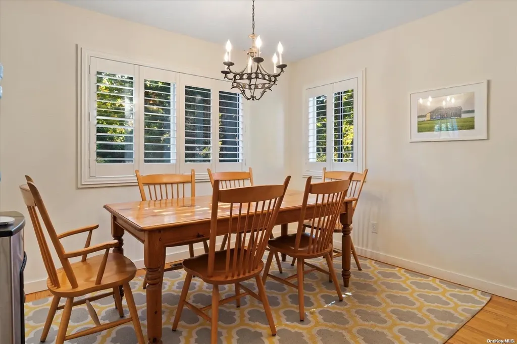 72 Bishops Lane Southampton NY 11968