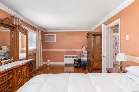 97 N Emerson Avenue Copiague NY 11726