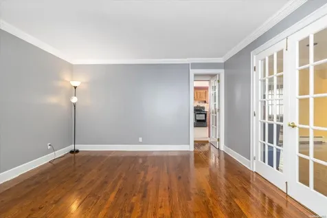 97 N Emerson Avenue Copiague NY 11726