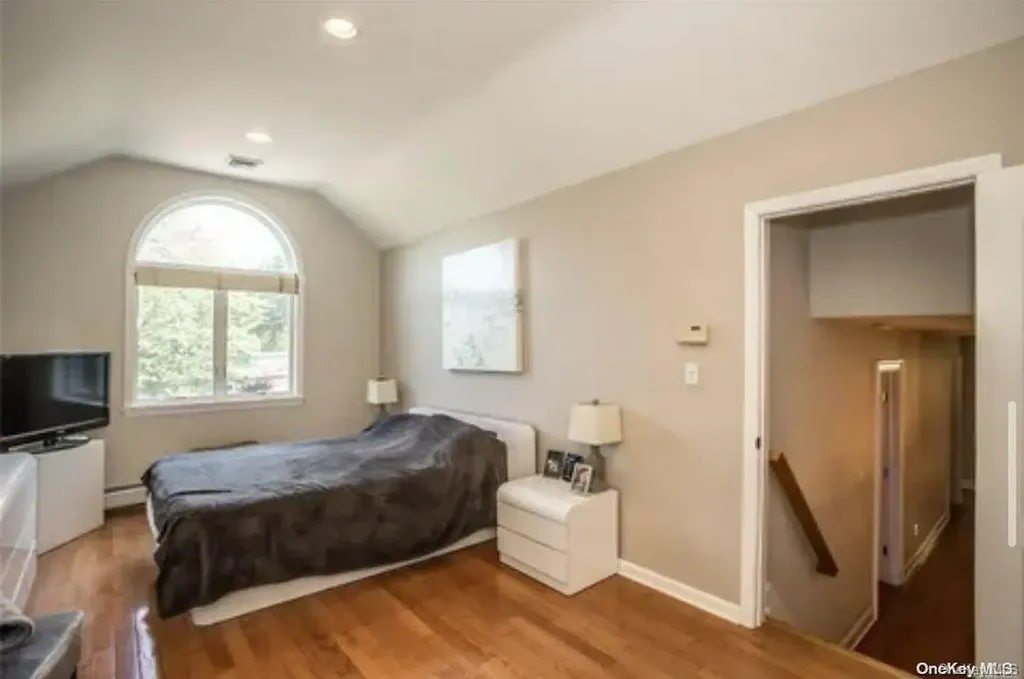 435 Spruce Avenue West Islip NY 11795