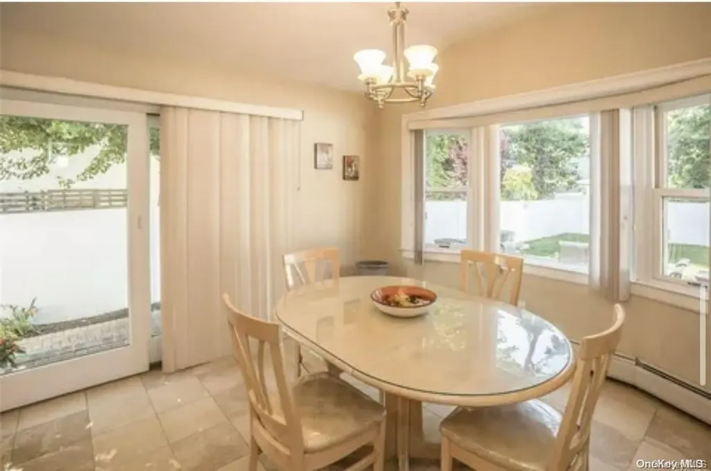 435 Spruce Avenue West Islip NY 11795