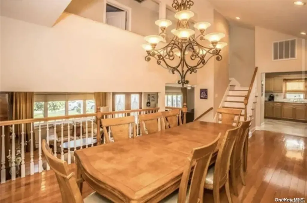 435 Spruce Avenue West Islip NY 11795