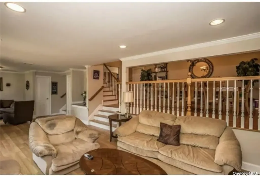 435 Spruce Avenue West Islip NY 11795