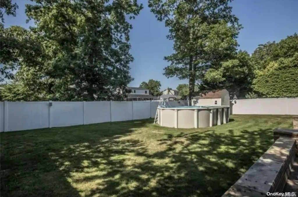 435 Spruce Avenue West Islip NY 11795