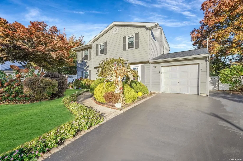 199 Avondale Drive Centereach NY 11720