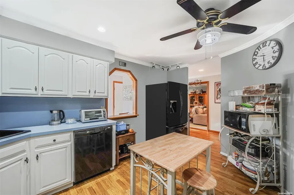 199 Avondale Drive Centereach NY 11720