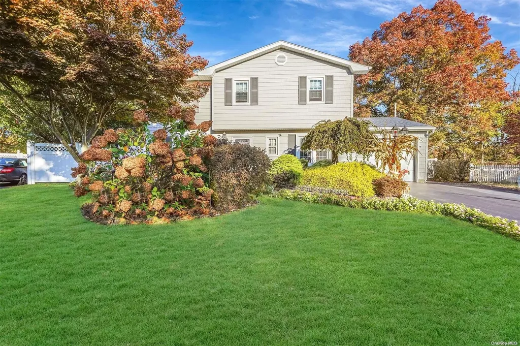 199 Avondale Drive Centereach NY 11720