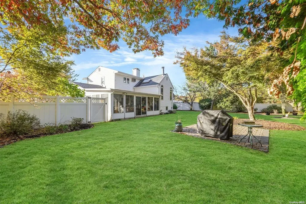 199 Avondale Drive Centereach NY 11720