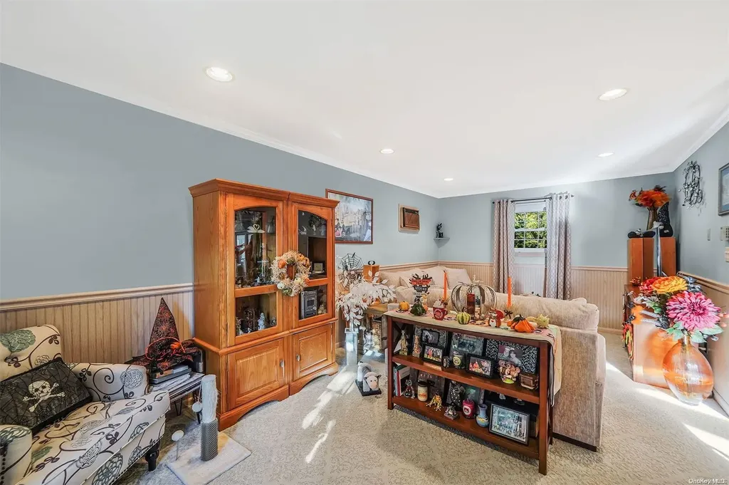 199 Avondale Drive Centereach NY 11720