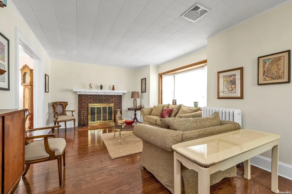 22 Lenox Avenue Lynbrook NY 11563