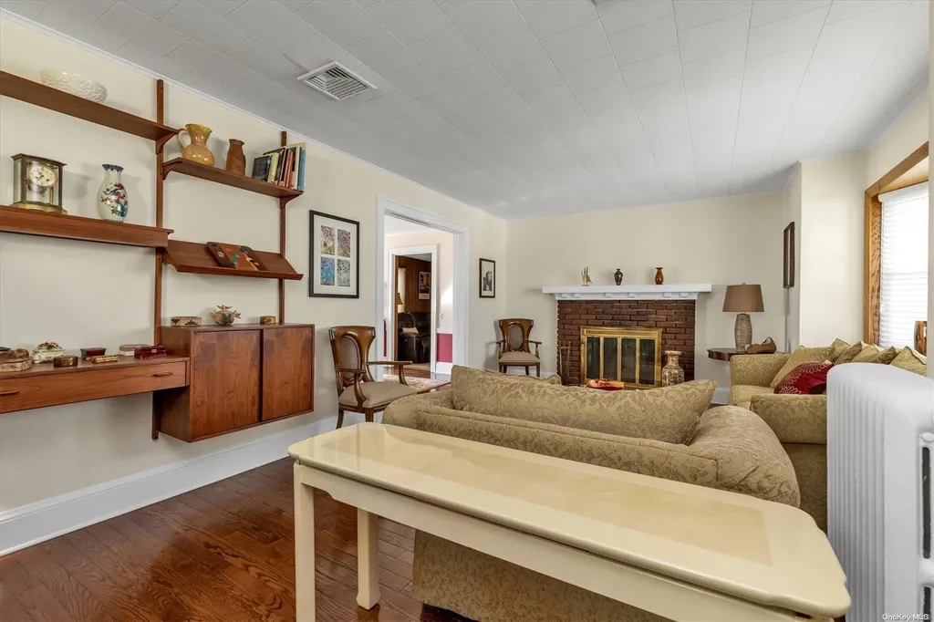 22 Lenox Avenue Lynbrook NY 11563