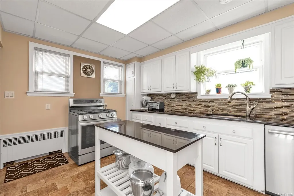 22 Lenox Avenue Lynbrook NY 11563