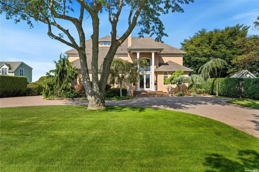 22 Beech Road Islip NY 11751