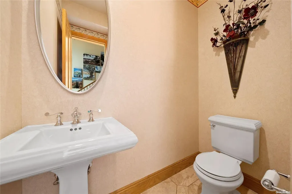 22 Beech Road Islip NY 11751