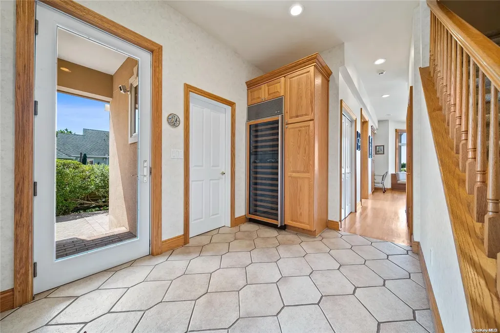 22 Beech Road Islip NY 11751